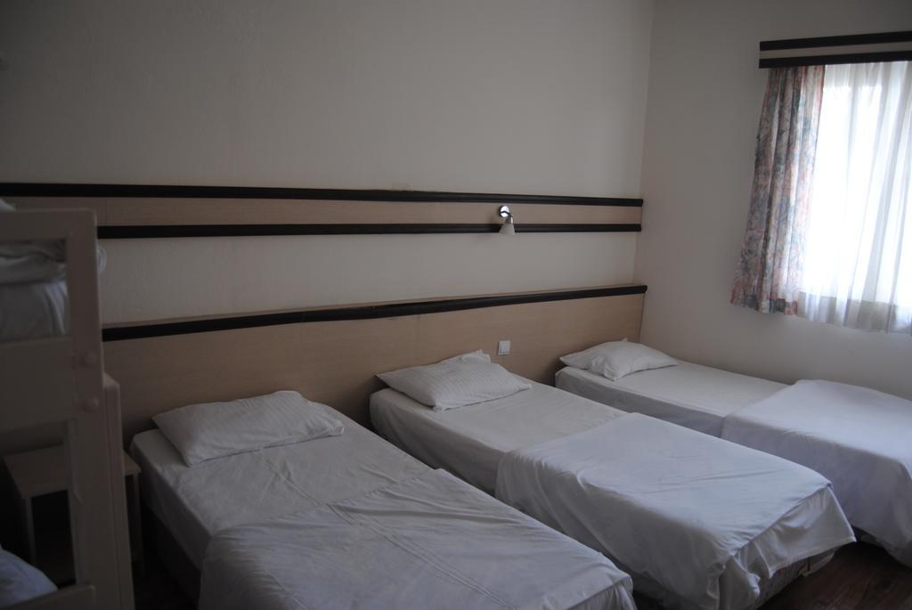 Anzac House Youth Hostel Canakkale Room photo